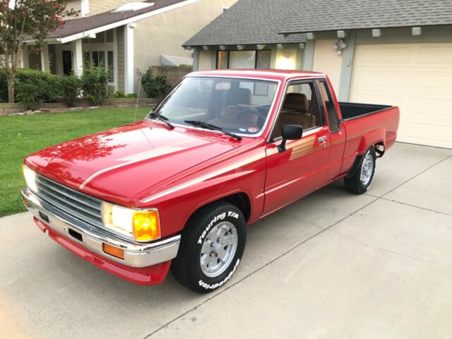 1986 Red Toyota 86 Extended Cab Pickup