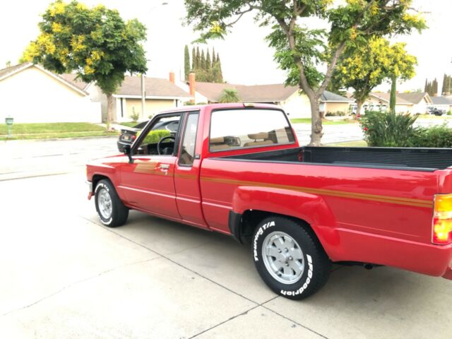 1986 Red Toyota 86 Extended Cab Pickup