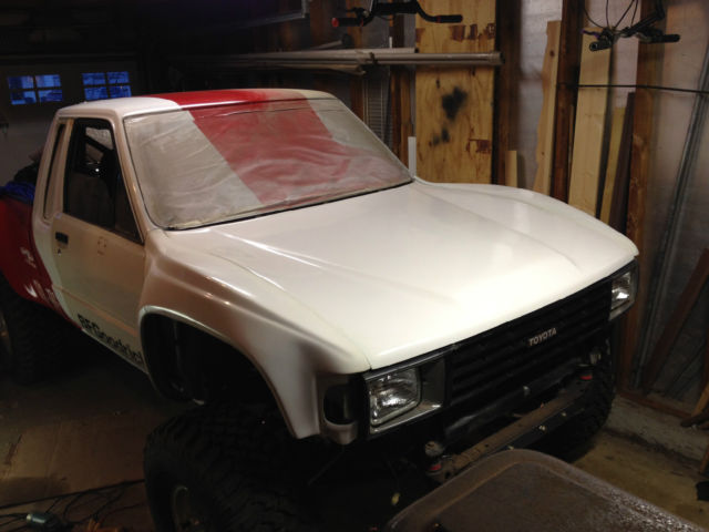 1984 White/Red Toyota Toyota Sr5 Extended cab pickup Pickup Extended cab