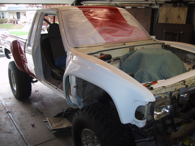 1984 White/Red Toyota Toyota Sr5 Extended cab pickup Pickup Extended cab