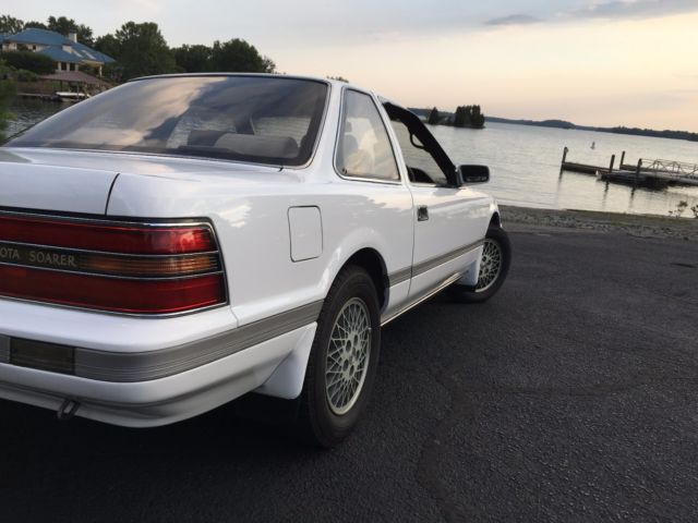1990 White Toyota Other Coupe
