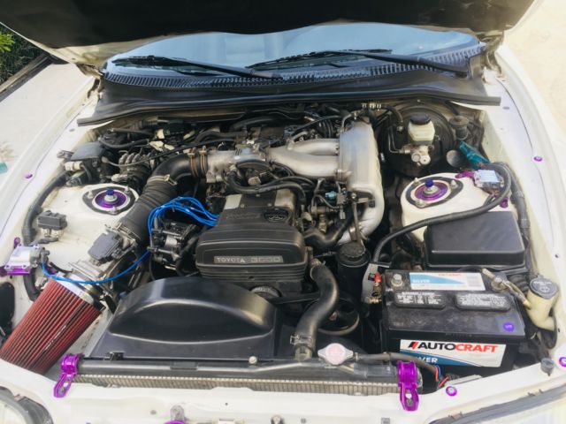 1993 White Toyota Supra coupe