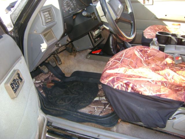 1986 BLACK Toyota Pickup Standard Cab Pickup