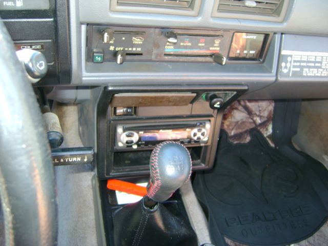1986 BLACK Toyota Pickup Standard Cab Pickup