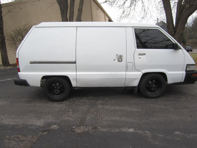 1988 White Toyota Other cargo van