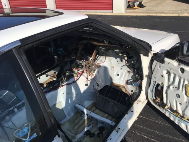 1986 White Toyota MR2 Coupe