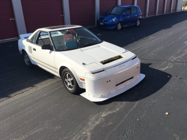 1986 White Toyota MR2 Coupe