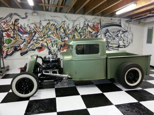 1930 Kiwi green Ford Model A