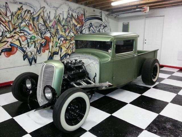 1930 Kiwi green Ford Model A