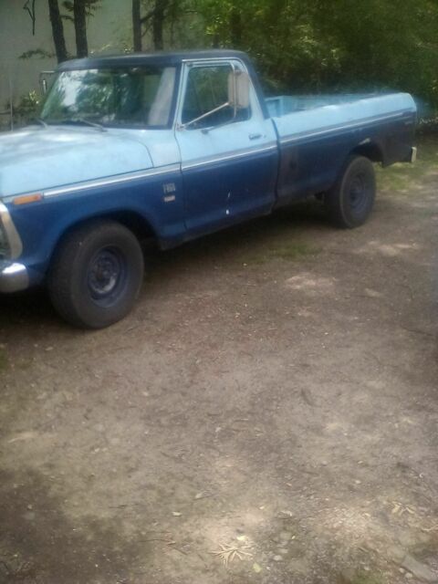 1974 Blue Ford F-250 Van Camper