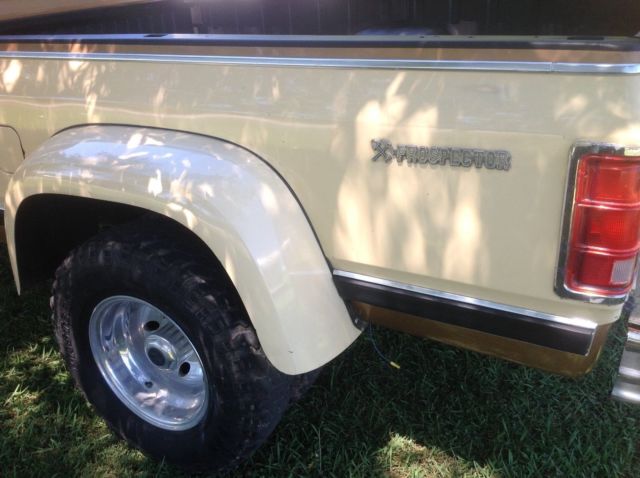 1985 gold and cream Dodge Ram 3500 Crew Cab Pickup