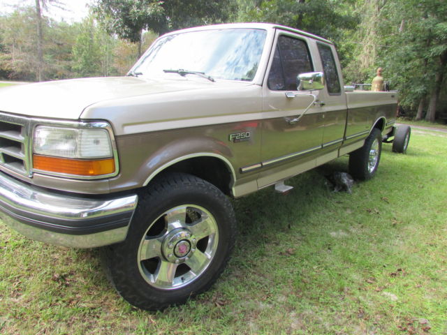 1992 Gold Ford F-250 Extended Cab Pickup