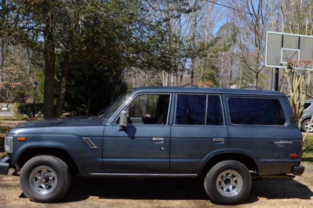 1990 Gunstock Gray Toyota Land Cruiser SUV