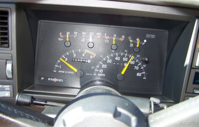 1993 Red Chevrolet Suburban SUV