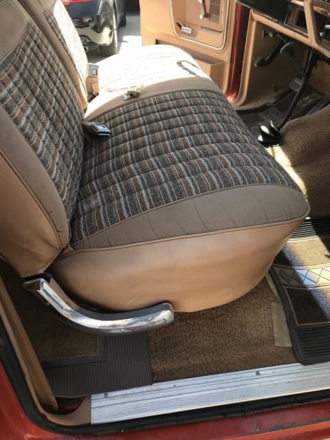 1983 White/Red Ford Bronco Convertible