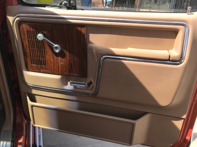 1983 White/Red Ford Bronco Convertible