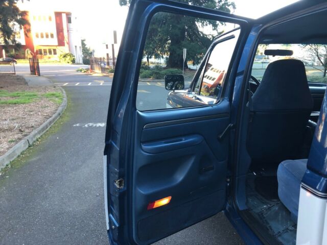 1994 Blue Ford F-350 Crew Cab Pickup