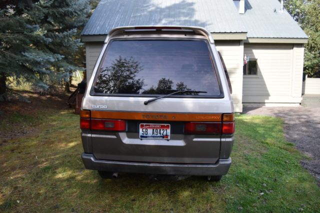 1991 Gold Toyota Liteace Van