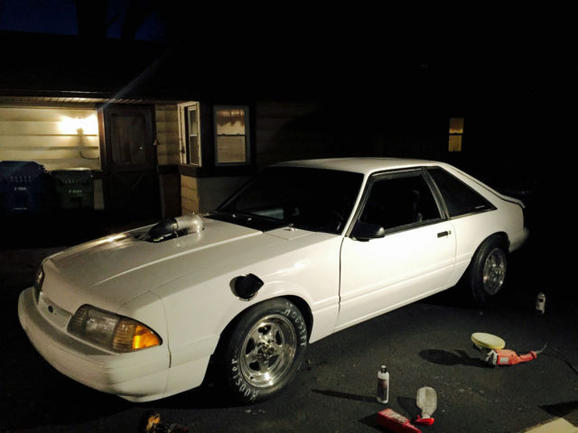 1990 White Ford Mustang Hatchback
