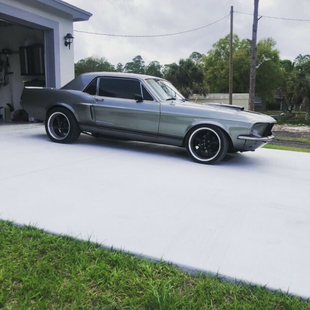 1967 Pepper grey Ford Mustang Coupe