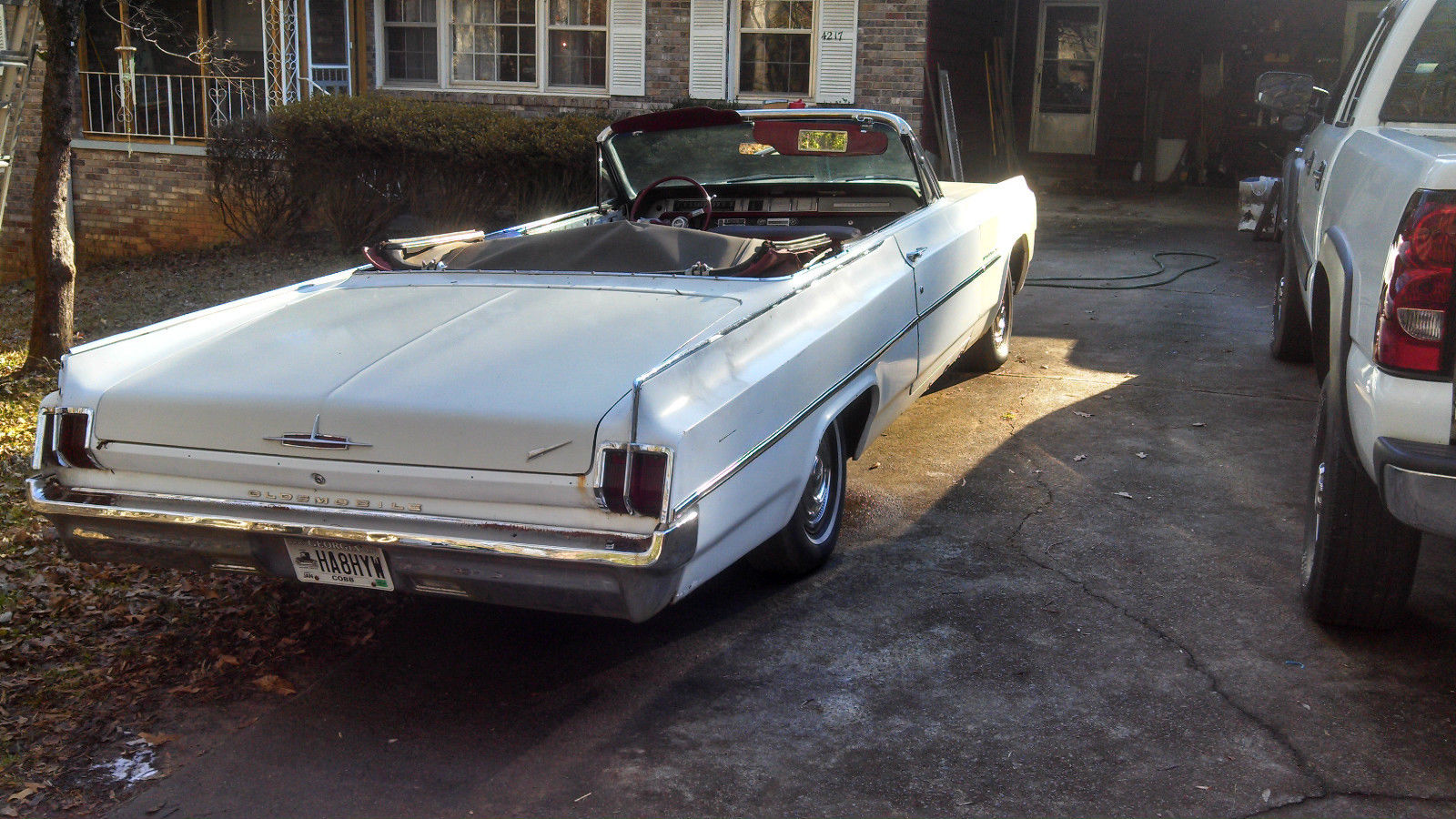1963 White Oldsmobile Eighty-Eight Convertible