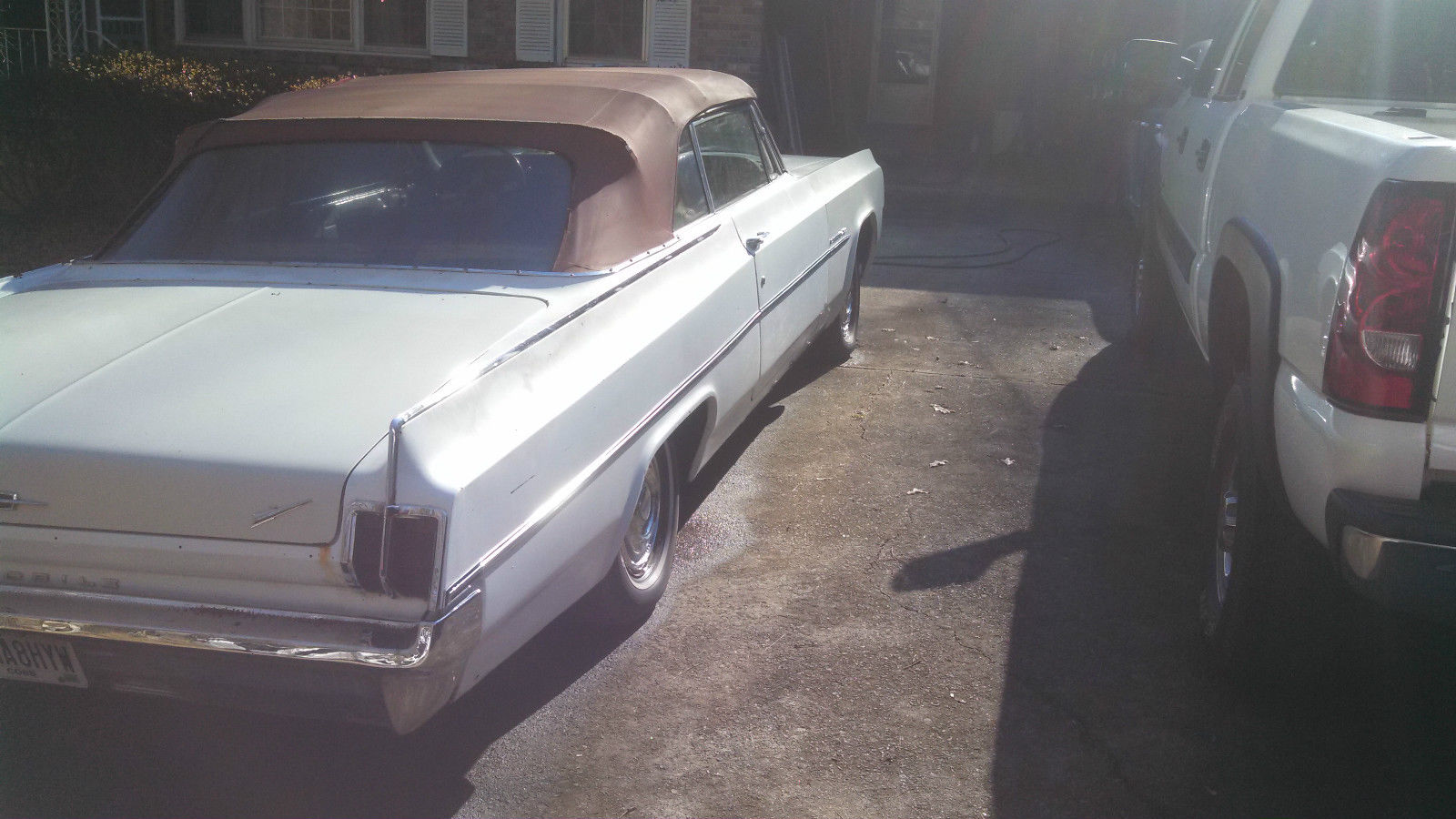 1963 White Oldsmobile Eighty-Eight Convertible
