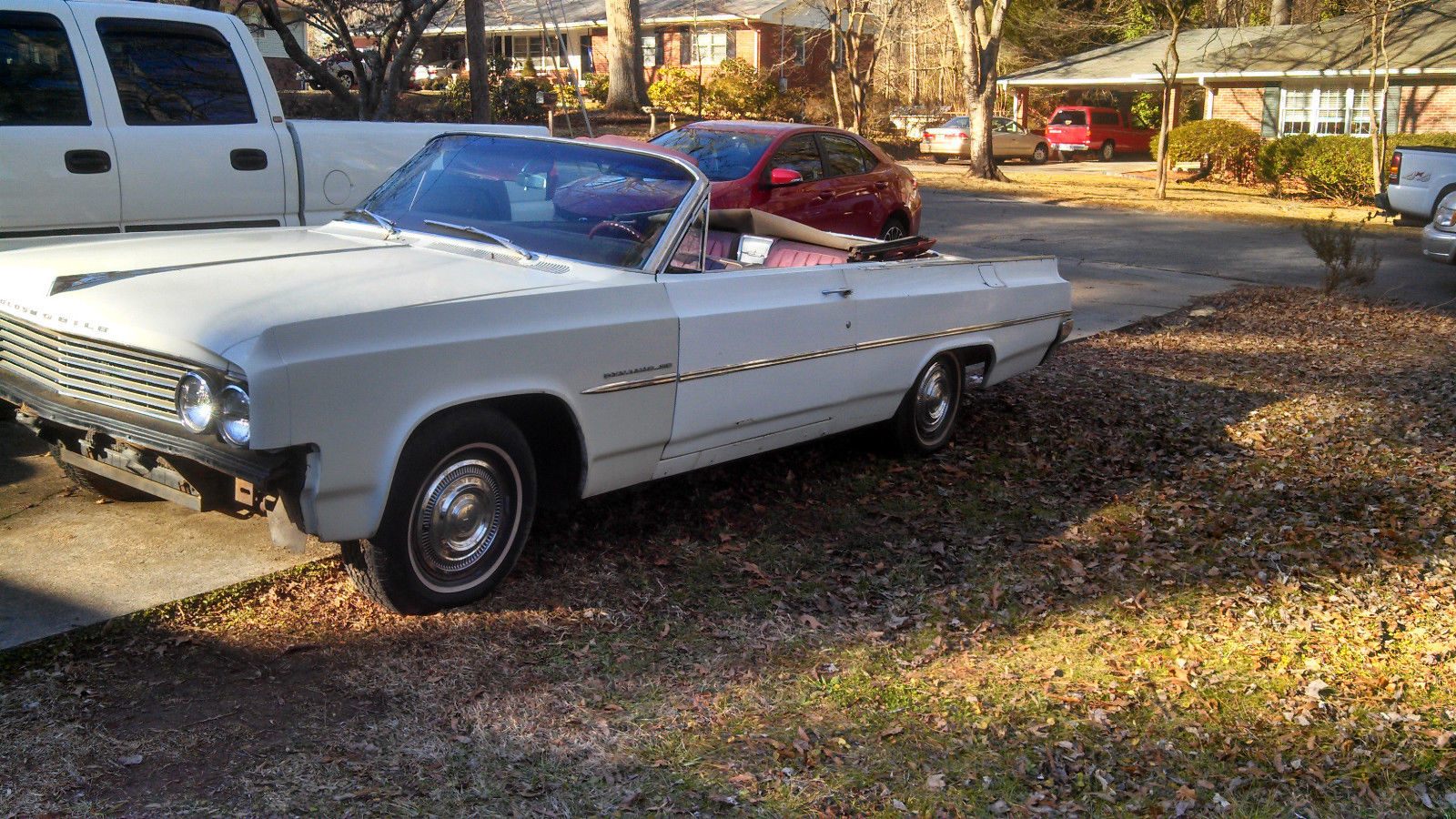1963 White Oldsmobile Eighty-Eight Convertible