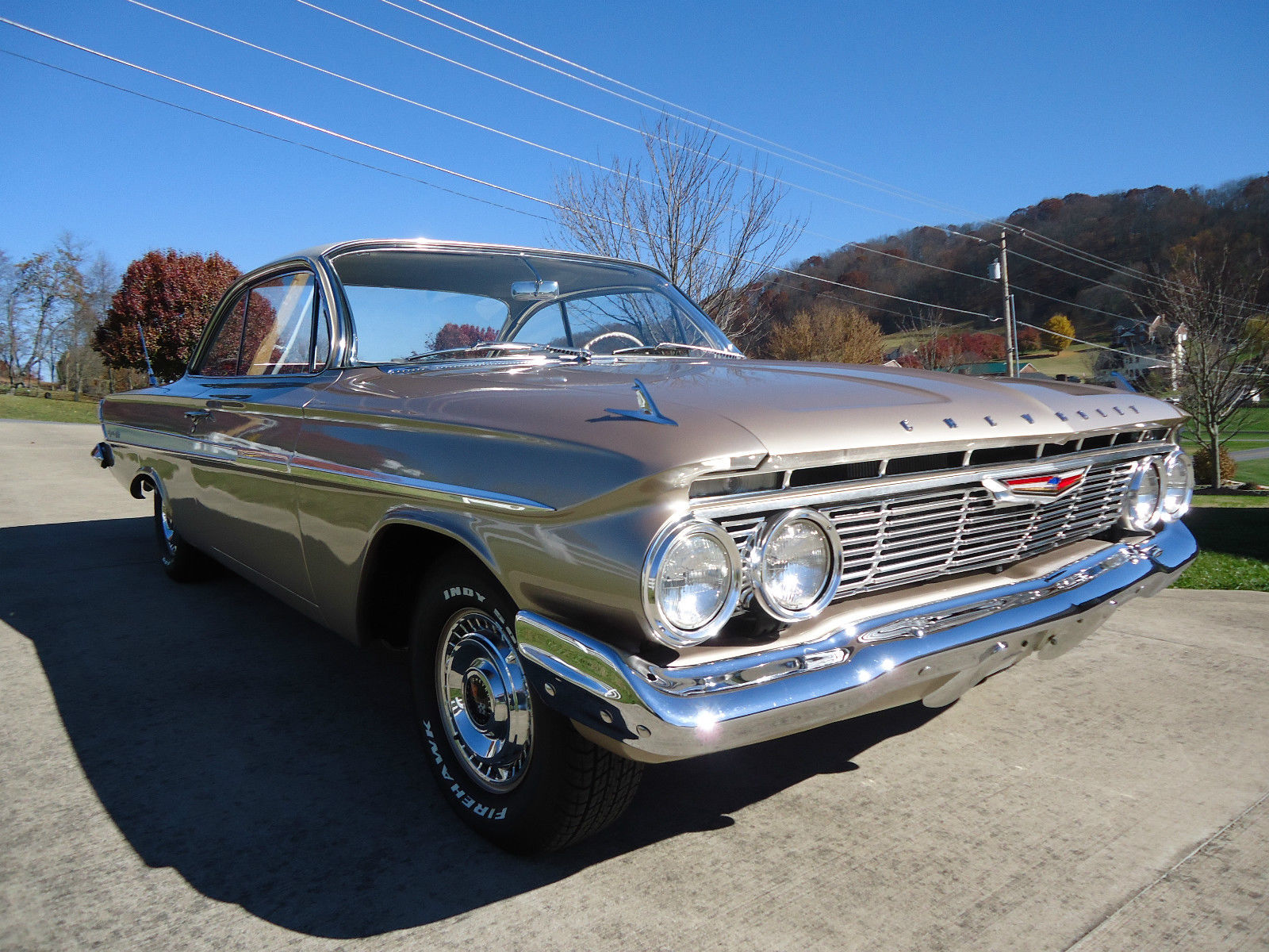 1961 Fawn &amp- Cream yellow Chevrolet Impala 2 door