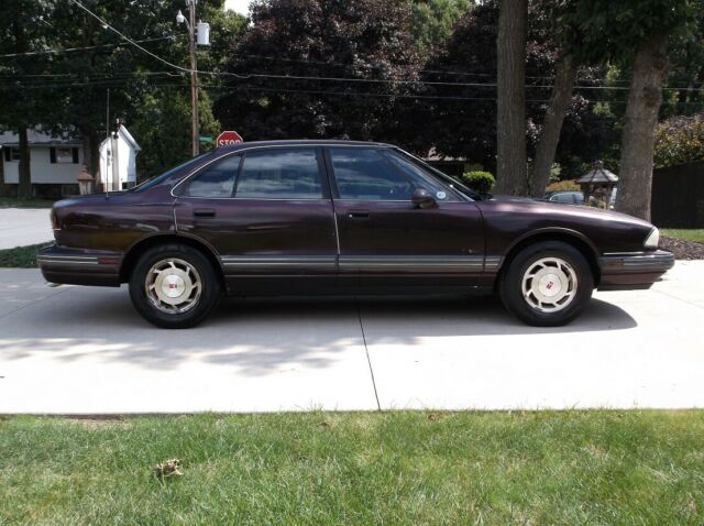 1993 Burgundy Oldsmobile Eighty-Eight Sedan