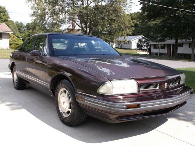 1993 Burgundy Oldsmobile Eighty-Eight Sedan