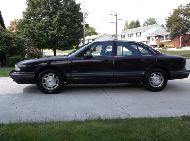 1993 Burgundy Oldsmobile Eighty-Eight Sedan