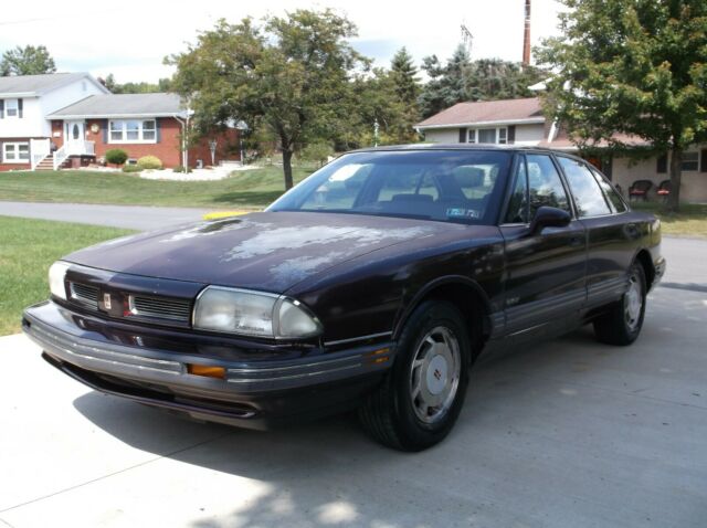 1993 Burgundy Oldsmobile Eighty-Eight Sedan