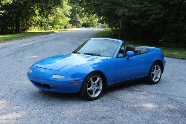 1993 Mariner Blue Mazda MX-5 Miata Convertible