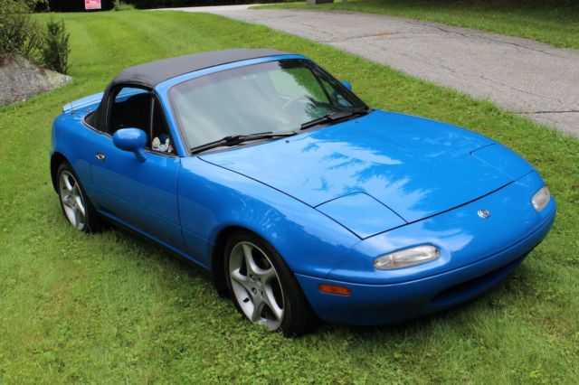 1993 Mariner Blue Mazda MX-5 Miata Convertible