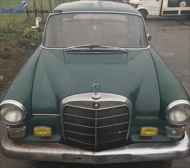 1967 Mercedes-Benz 200-Series