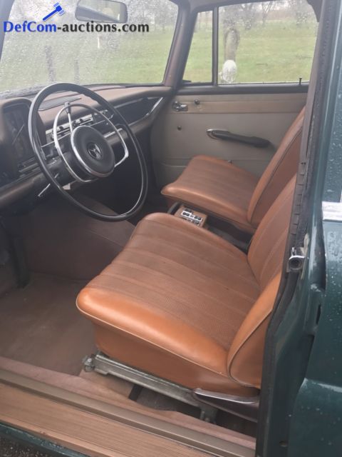 1967 Mercedes-Benz 200-Series