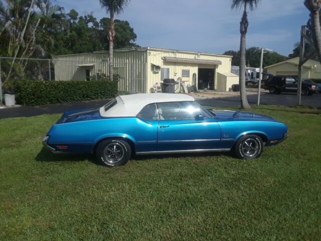 1972 Blue Oldsmobile 442 Convertible