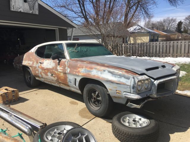 1972 wilderness green Pontiac GTO