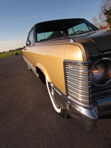 1968 Gold Chrysler Imperial Coupe