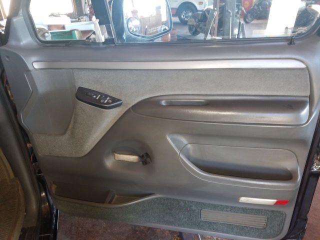 1993 Black Ford Bronco SUV