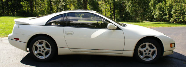 1990 White Nissan 300ZX Coupe