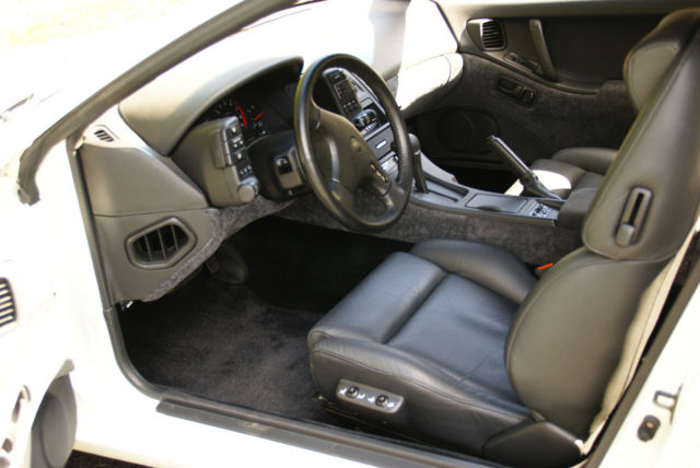 1990 White Nissan 300ZX Coupe