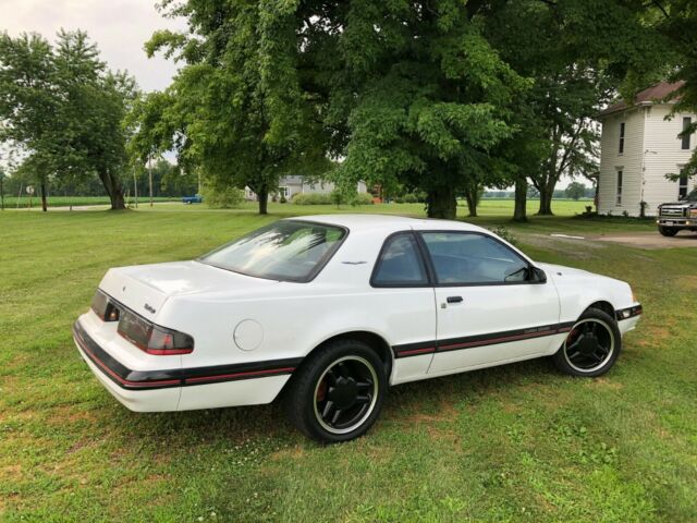 1988 White Ford Thunderbird Coupe