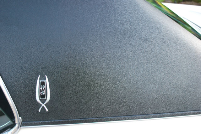 1972 White Oldsmobile Ninety-Eight Coupe