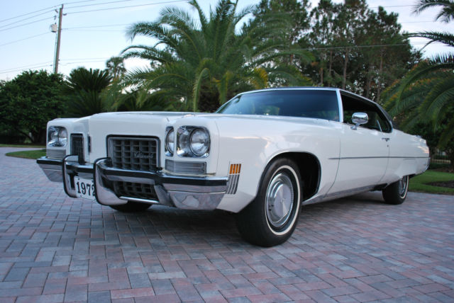 1972 White Oldsmobile Ninety-Eight Coupe