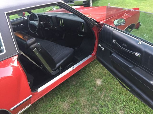 1977 Red Chevrolet Monte Carlo Coupe