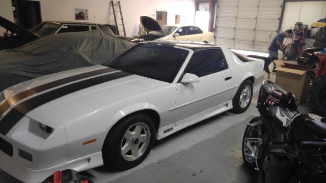1991 White Chevrolet Camaro Coupe