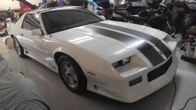 1991 White Chevrolet Camaro Coupe