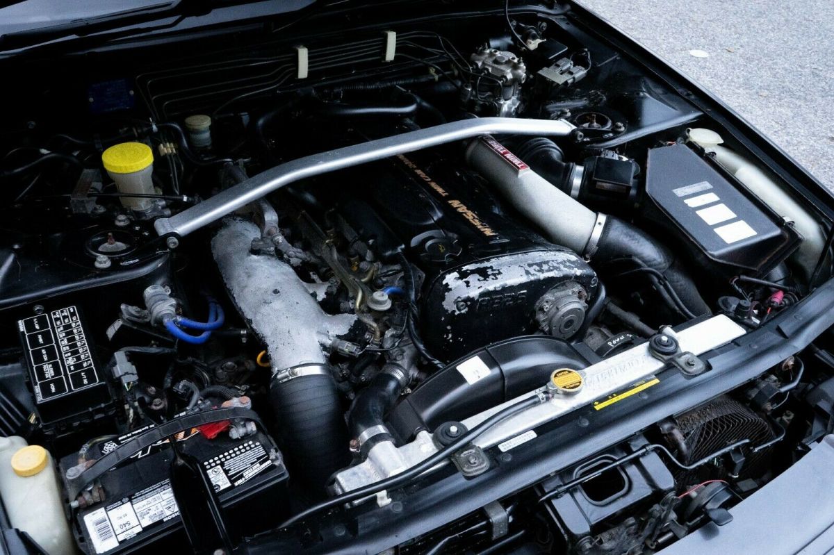 1991 Gray Nissan GT-R Coupe