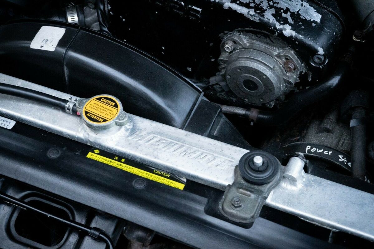 1991 Gray Nissan GT-R Coupe